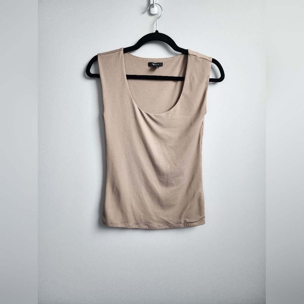Dark Beige/Tan Top